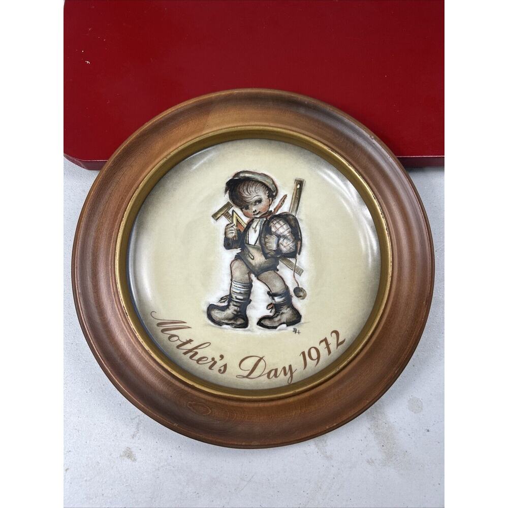 Vintage Sister Berta Hummel 1972 Mother's Day Collector Plate Germany 7 3/4" Y10